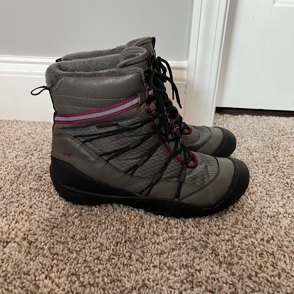 J-41 Kansas Weather-Ready Faux Fur Winter Boots - Picture 2 of 12